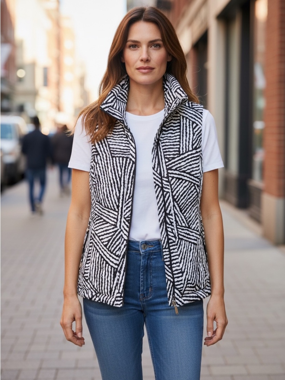 Alia Black & White Graphic Light Quilted Vest sz8